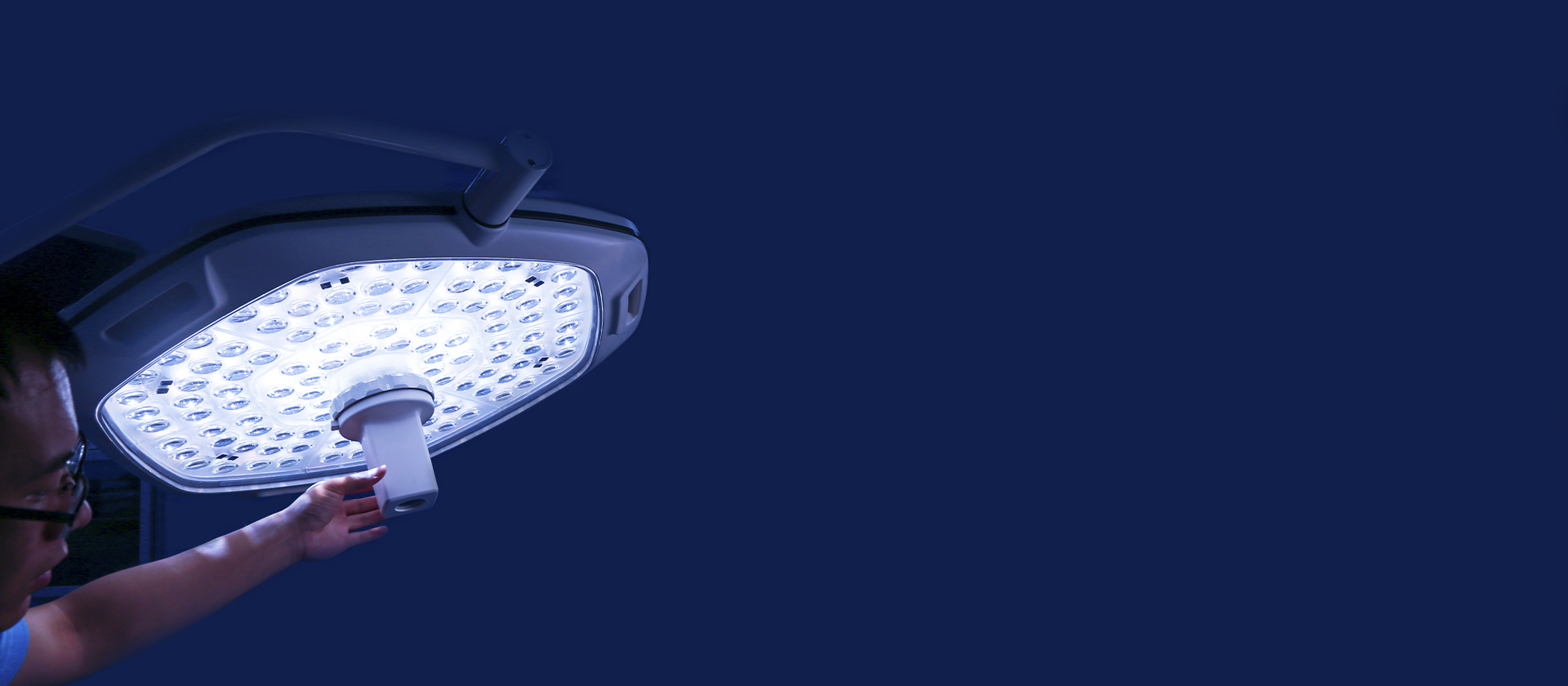 Two features distinguish OL9600<br>from the conventional LED surgical lights.